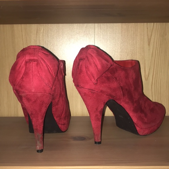 Sassy Red Booties - Picture 1 of 6